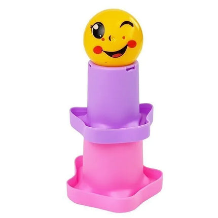 Kūdikių piramidė – spalvotos taurės su žvaigždutėmis