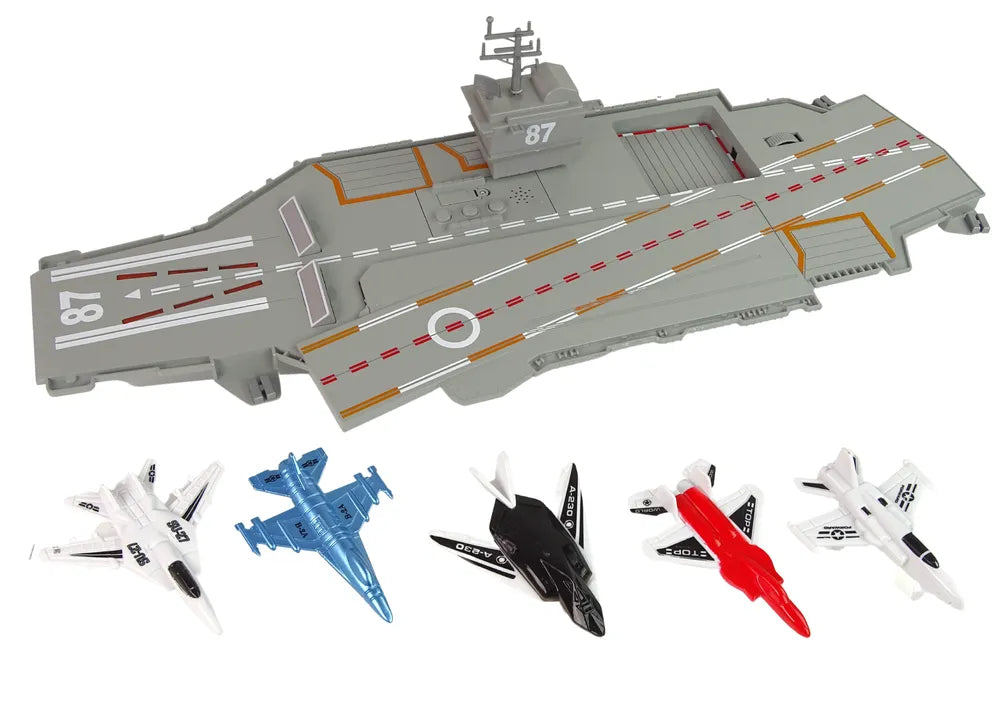 Lėktuvnešis su 5 naikintuvais, garsais ir šviesomis