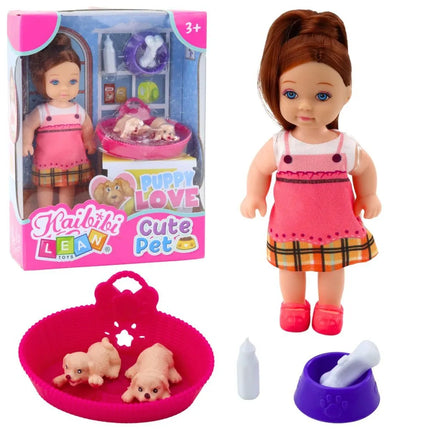 Mini lėlė su dviem šuniukais ir lovyte
