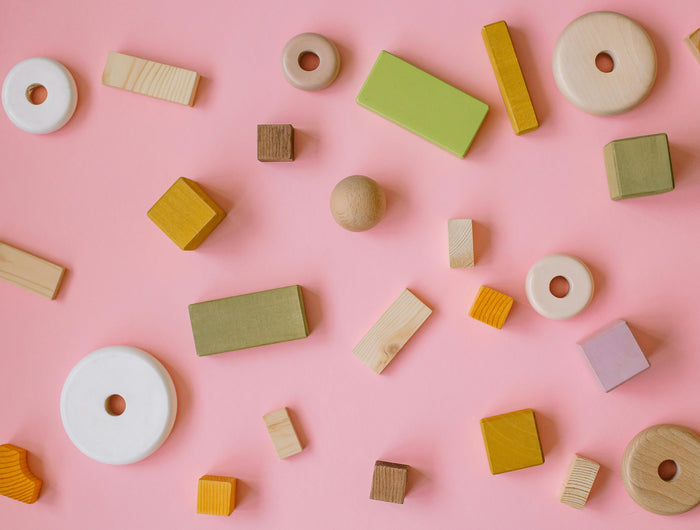 <h2>Populiariausi žaislai mažiesiems</h2>