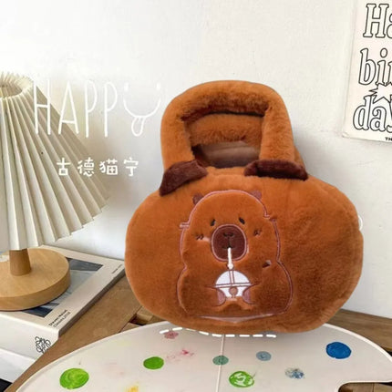 Pliušinė kapibaros rankinė su gėrimu 20 cm