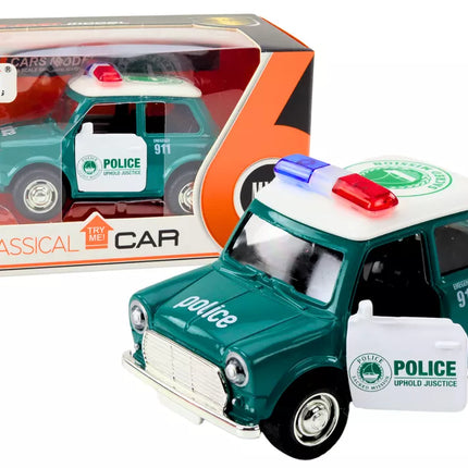 Klasikinis žalias policijos automobilis