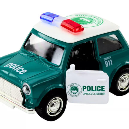 Klasikinis žalias policijos automobilis