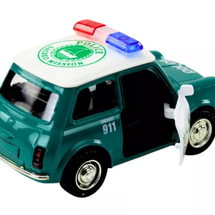 Klasikinis žalias policijos automobilis