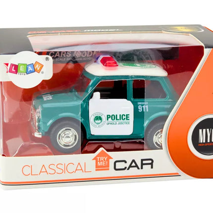 Klasikinis žalias policijos automobilis