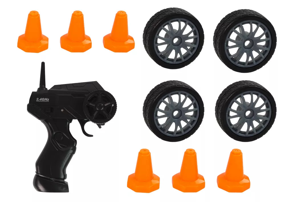 DRIFT ralio automobilių rinkinys+ R/C nuotolinio valdymo pultas ir priedai Greitis iki 15 km/val.