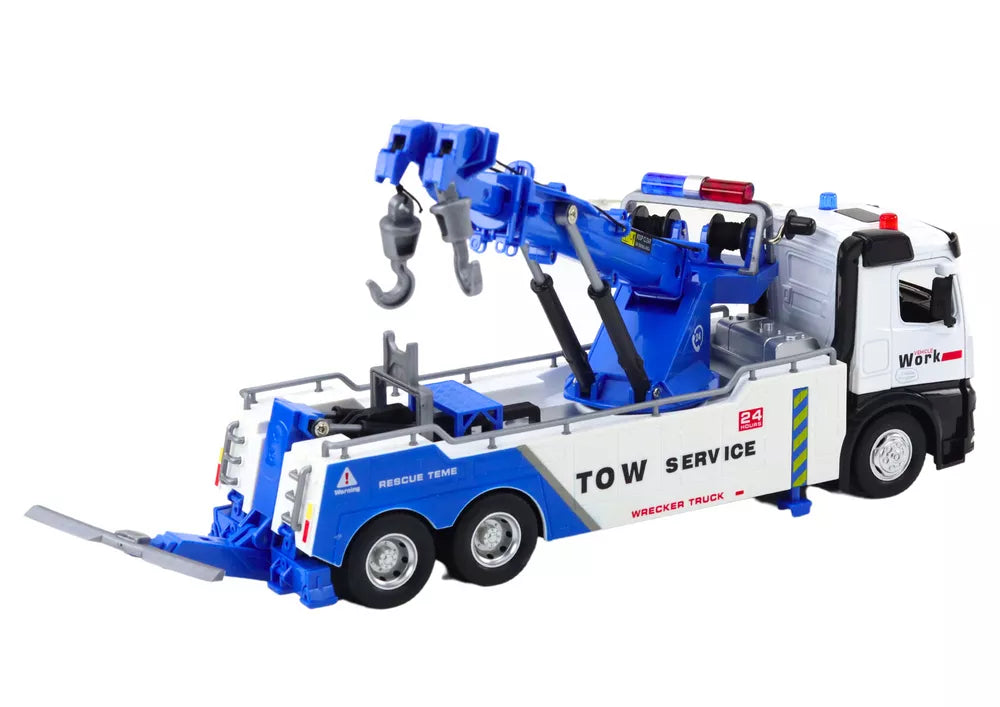 Baltas/mėlynas sunkvežimis su kranu ir dviem kabliais