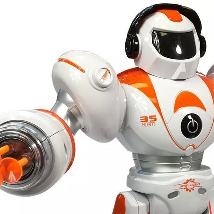 Nuotoliniu būdu valdomas R/C robotas šaudo raketas