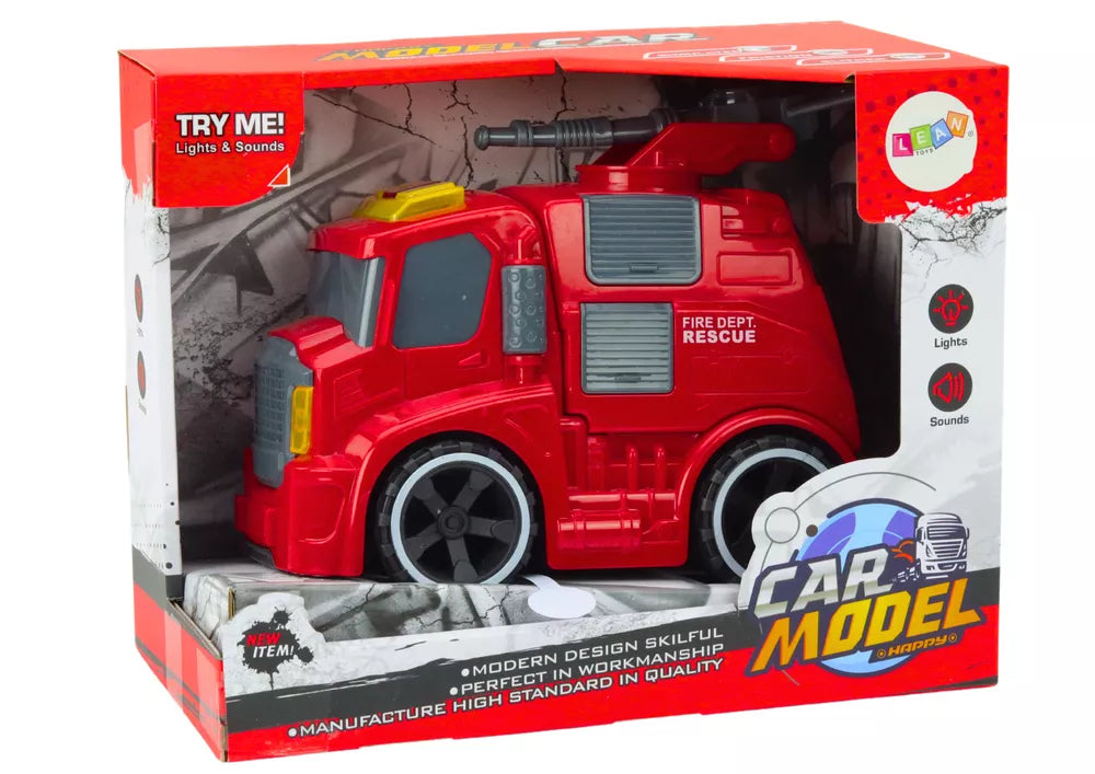 Gaisrinės mašina su vandens patranka