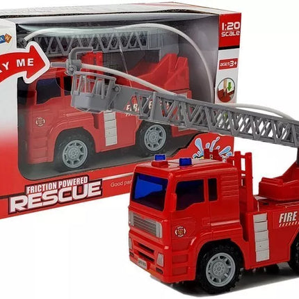 Gaisrinės automobilis su vandens purškimo sistema