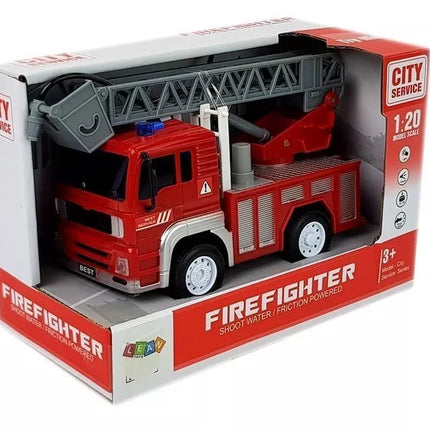 Gaisrinės mašina su trauktuvu ir kopečiomis