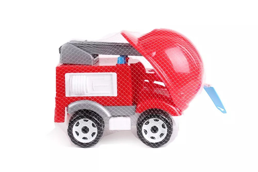 Gaisrinės mašinu su šalmu