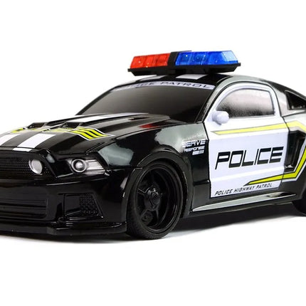 Policijos ir sportinio automobilio gaudynių rinkinys su 2 pultais, 6+