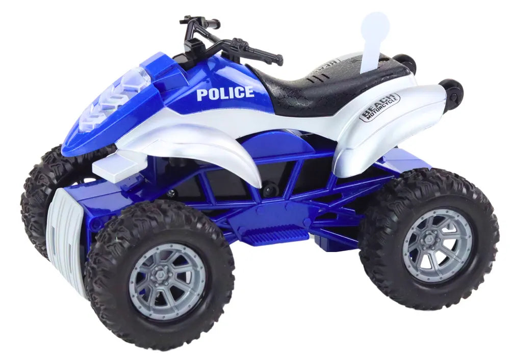 Policijos keturratis su priekaba ir motorine valtimi