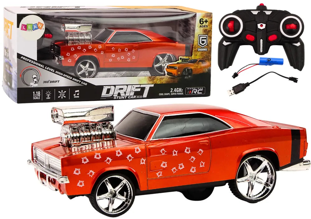 Raudonas 1:18 drifto automobilis su 360° posūkiais, šviesomis, garsais ir 2.4G valdymu