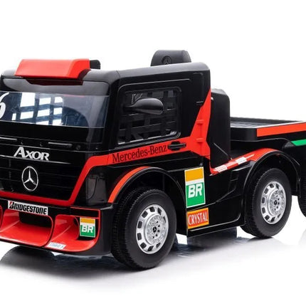 Raudonas Mercedes XMX622B su puspriekabe