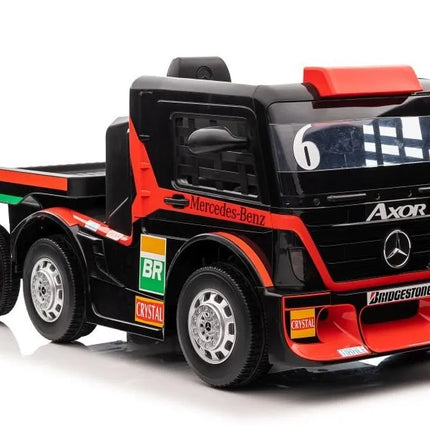 Raudonas Mercedes XMX622B su puspriekabe