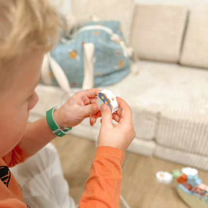 Tooky Toy medinė balansinė ir vėrimo dėlionė „Miegantis mėnulis“ – 12 el.