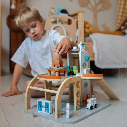 Tooky Toy medinė kosminė stotis su raketa