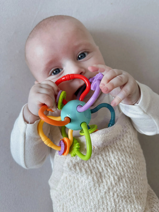 WOOPIE 2in1 sensorinis kramtukas–barškutis kūdikiams, 0+