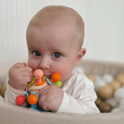 WOOPIE „Ball Rattle“ – kamuoliuko formos barškutis–kramtukas kūdikiams, 0+