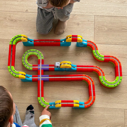 Woopie „Magnetinė antigravitacinė trasa – Magic Train“ (68 el.)