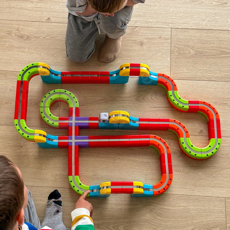 Woopie „Magnetinė antigravitacinė trasa – Magic Train“ (68 el.)