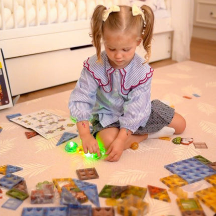 Woopie šviečiančios magnetinės kaladėlės „Gyvūnų karalystė 3D“ (124 el.)