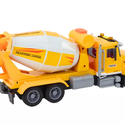 Geltonos spalvos betono maišyklės sunkvežimis
