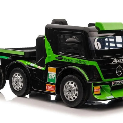 Žalias Mercedes XMX622B su puspriekabe