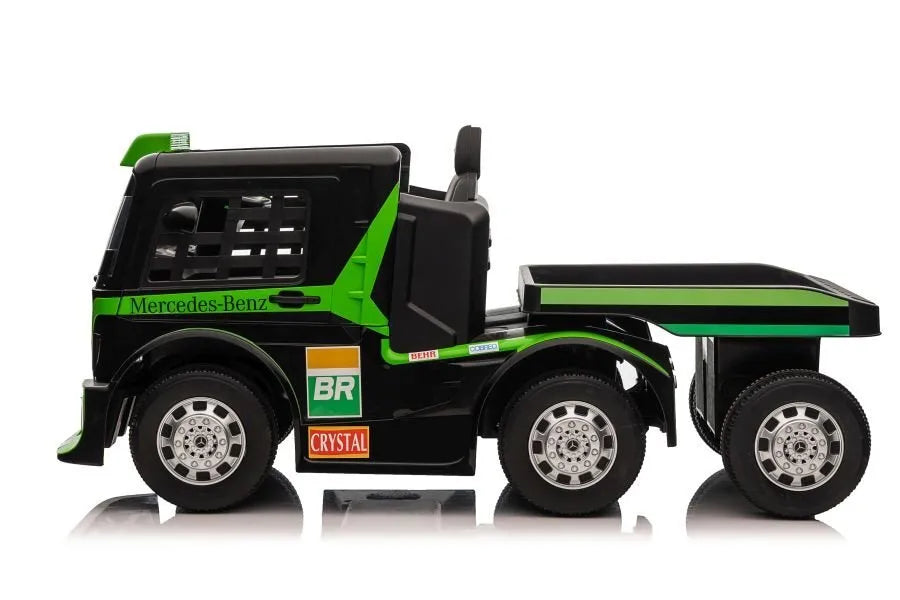 Žalias Mercedes XMX622B su puspriekabe